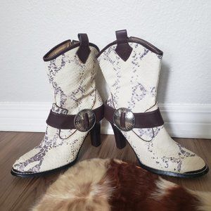 Donald J Pliner Ally Heeled Boots Womens Size 8 Snake Print Leather Western